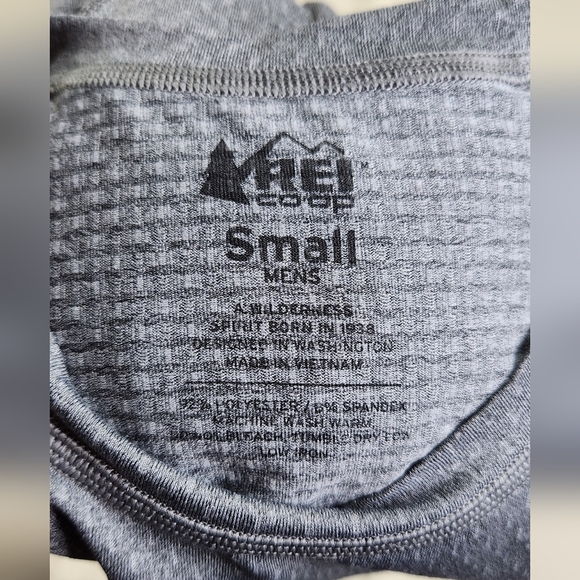 REI Co-op Lightweight Base Layer Long-Sleeve Crew Top Shirt Men's Sz Small Gray - Picture 3 of 10